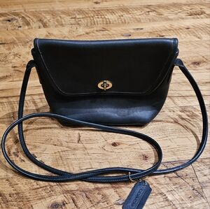 Vintage Bundle Coach (lot) crossbody bags, excellent condition,  leather